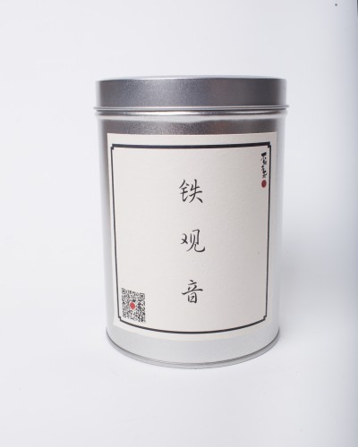 红花须得绿叶衬，水扰青山风景馋。这是一款‘绿叶’一样存在的包装，不抢不作不浮夸，低调中彰显品质实力，简约亲民。