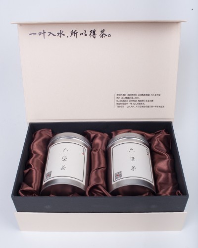 红花须得绿叶衬，水扰青山风景馋。这是一款‘绿叶’一样存在的包装，不抢不作不浮夸，低调中彰显品质实力，简约亲民。