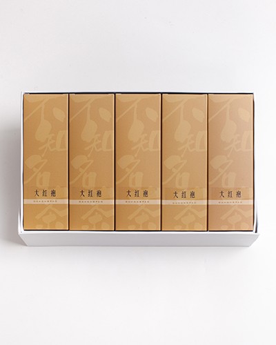 抹得五六七色粉，打扮八九十分娇。‘冰淇淋’系列，陪你炫耀青春。