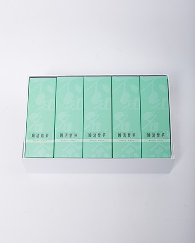 抹得五六七色粉，打扮八九十分娇。‘冰淇淋’系列，陪你炫耀青春。