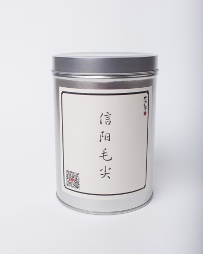 红花须得绿叶衬，水扰青山风景馋。这是一款‘绿叶’一样存在的包装，不抢不作不浮夸，低调中彰显品质实力，简约亲民。